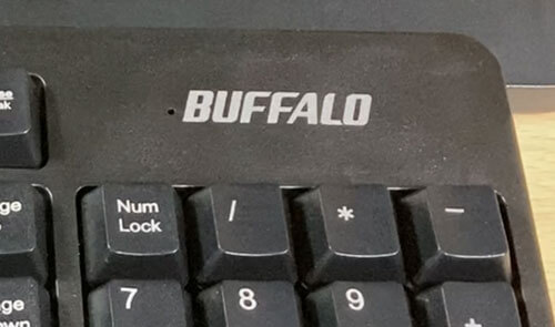 NumLocknoのランプの無いBUFFALOのキーボード