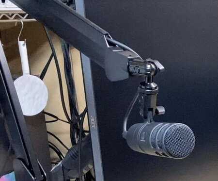 マイクを取り付けたElgato Wave Mic Arm