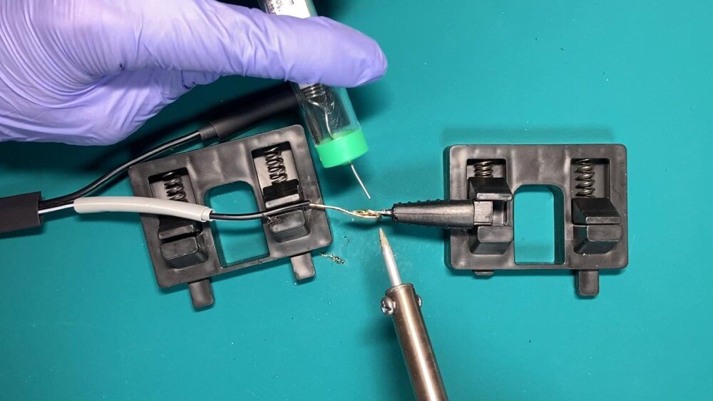 アダプターのはんだ付け