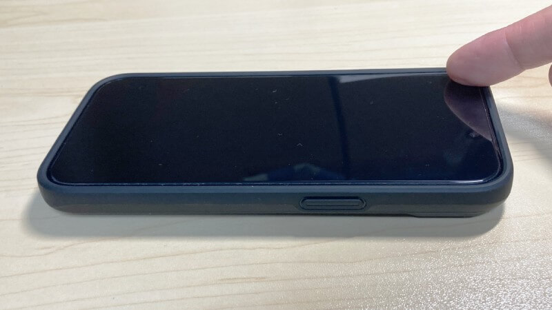 iPhone15に取り付けたケース