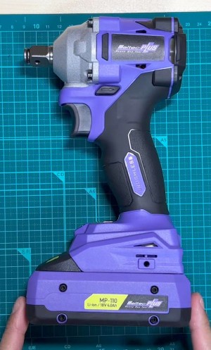 メルテックのMP-110の側面